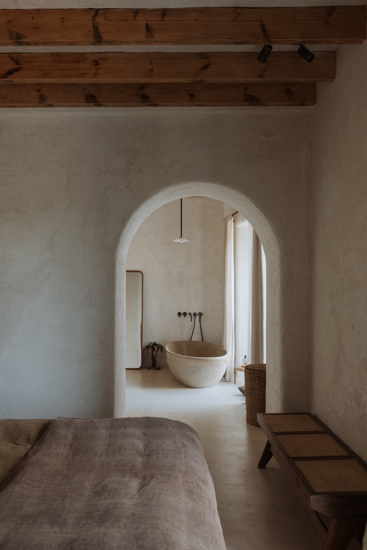 Resa estates ibiza villa Reno finca renovated te koop sale bedrroom det.jpg